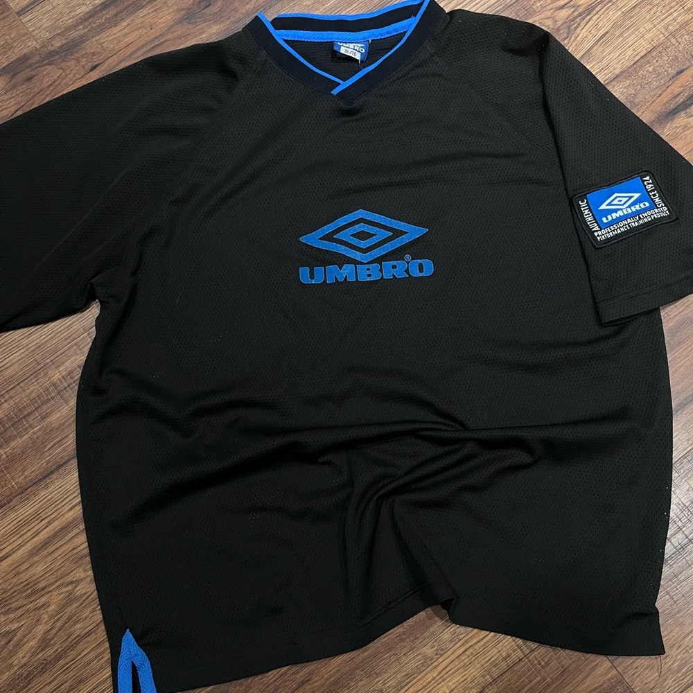 Vintage Umbro 90’s Oasis Style Black and Blue Men's Jersey Shirt XL